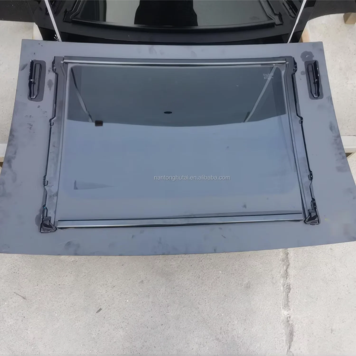 

High Quality Custom Car Sunroof Universal Glass Sunroof Auto Parts Glass For I30 Sunroof