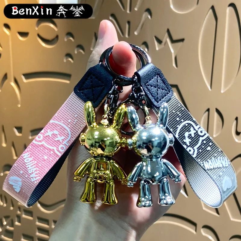 

Miniso High-end and exquisite keychain bag pendants, cute car keychain accessories, small gifts