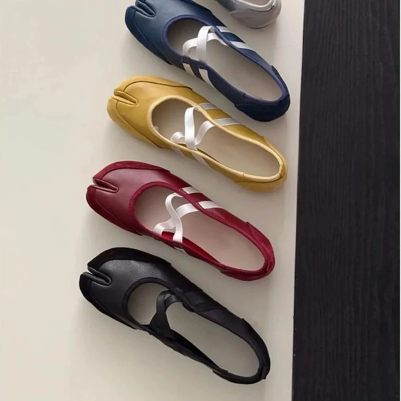 

Повседневные балетки с раздельным носком, женская обувь, кожаная обувь Мэри Джейн с перекрестным ремешком, женская уличная одежда, элегантные лоферы, женская обувь