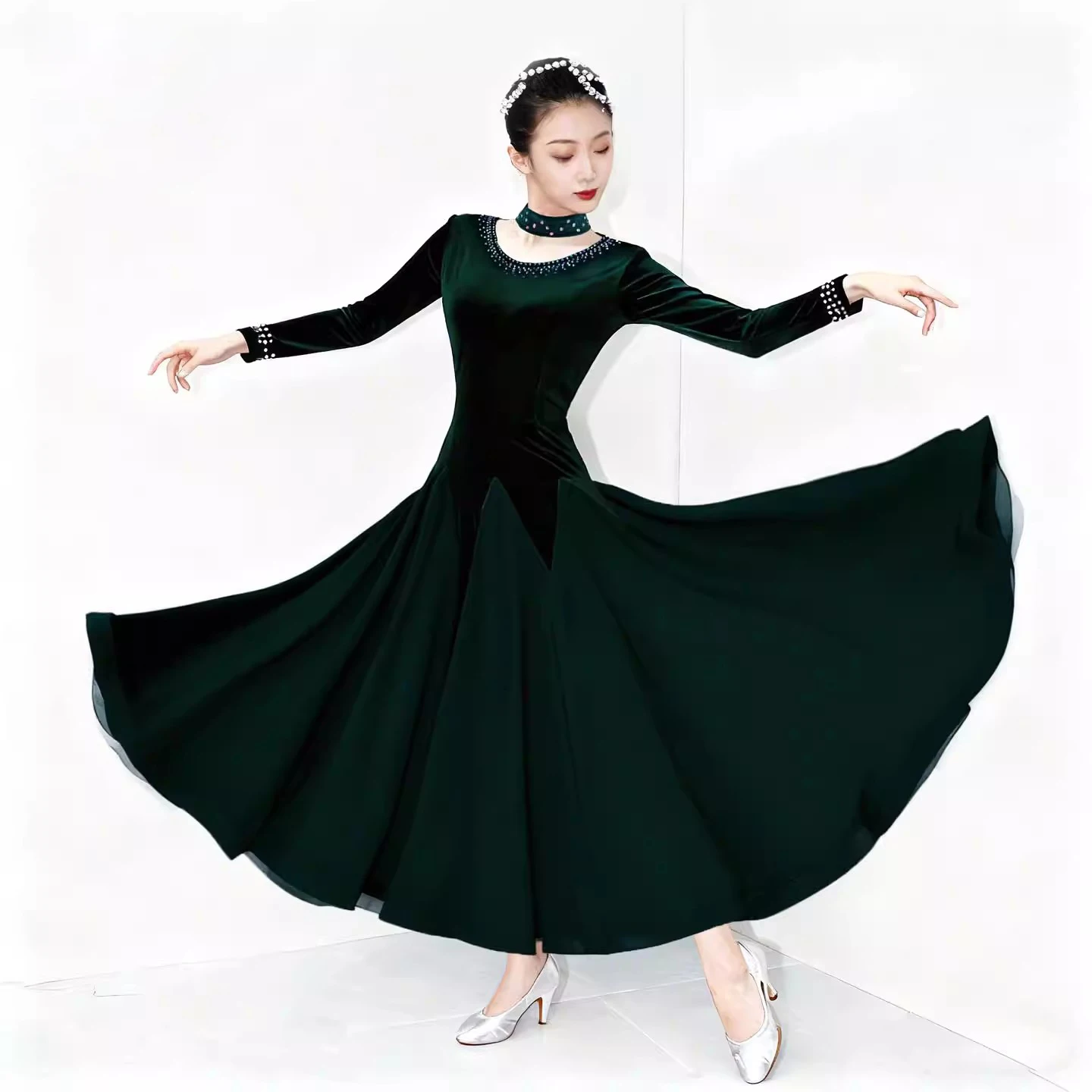 Robes de danse élégantes pour femmes, robe de danse de valse, vêtements de compétition Standard en velours, Costumes de spectacle modernes pour femmes, nouvelle collection 2026