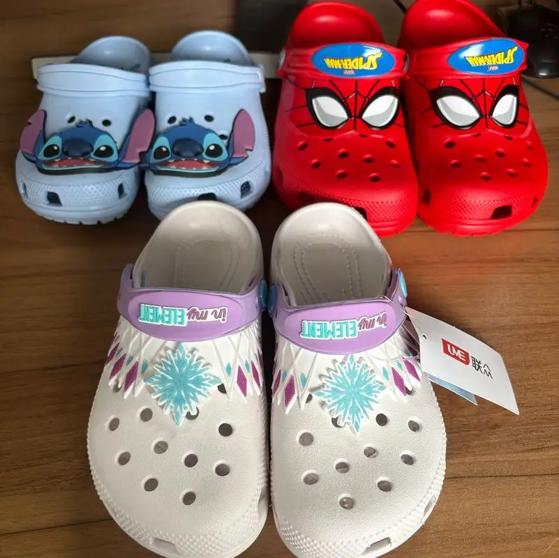 

Hot Sell Cartoon Hole Sandals Slippers Adult Beach Casual Shoes Breathable Jelly Garden Hollow-Out Eva Beach Shoes Gift