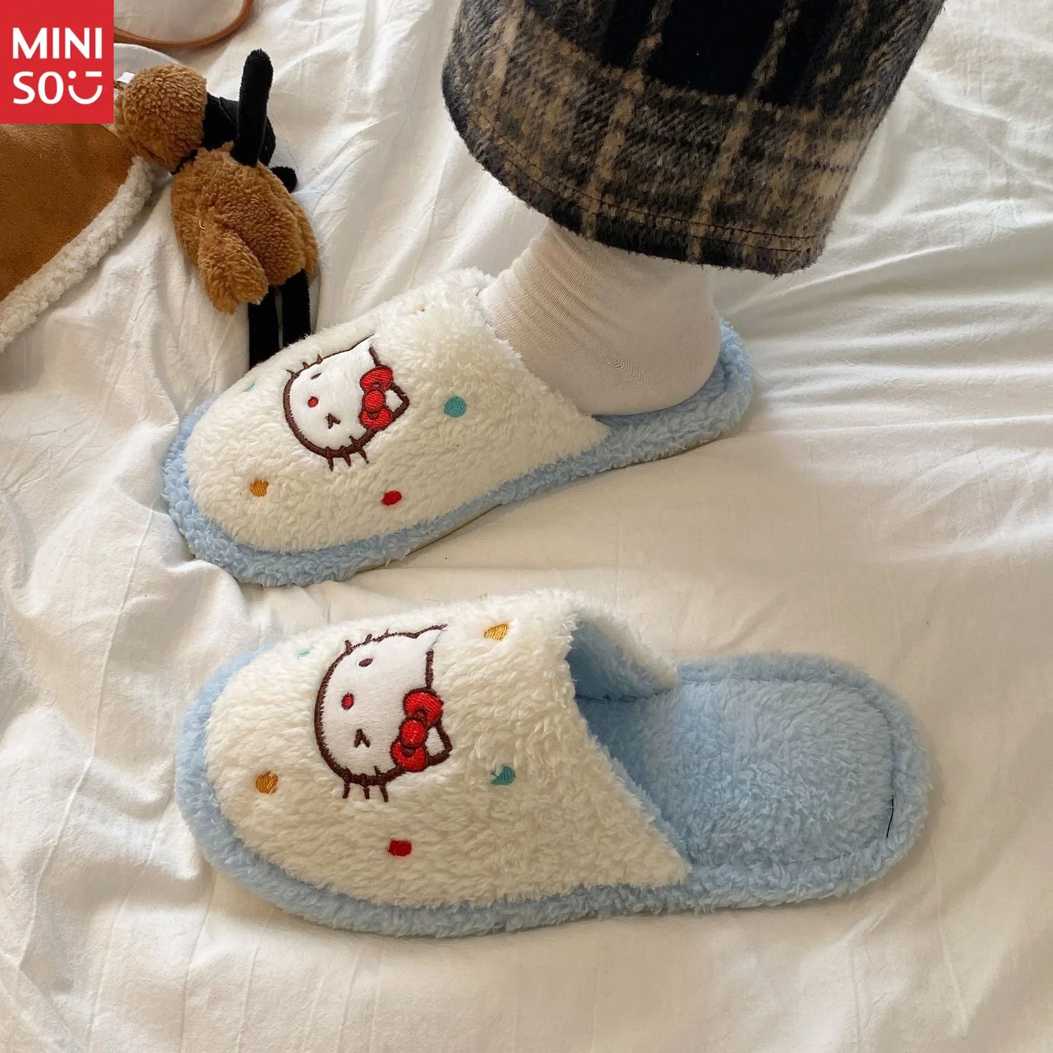 

Miniso 2025 милые женские плюшевые тапочки, новые, осенне-зимние домашние нескользящие теплые тапочки для супермаркетов