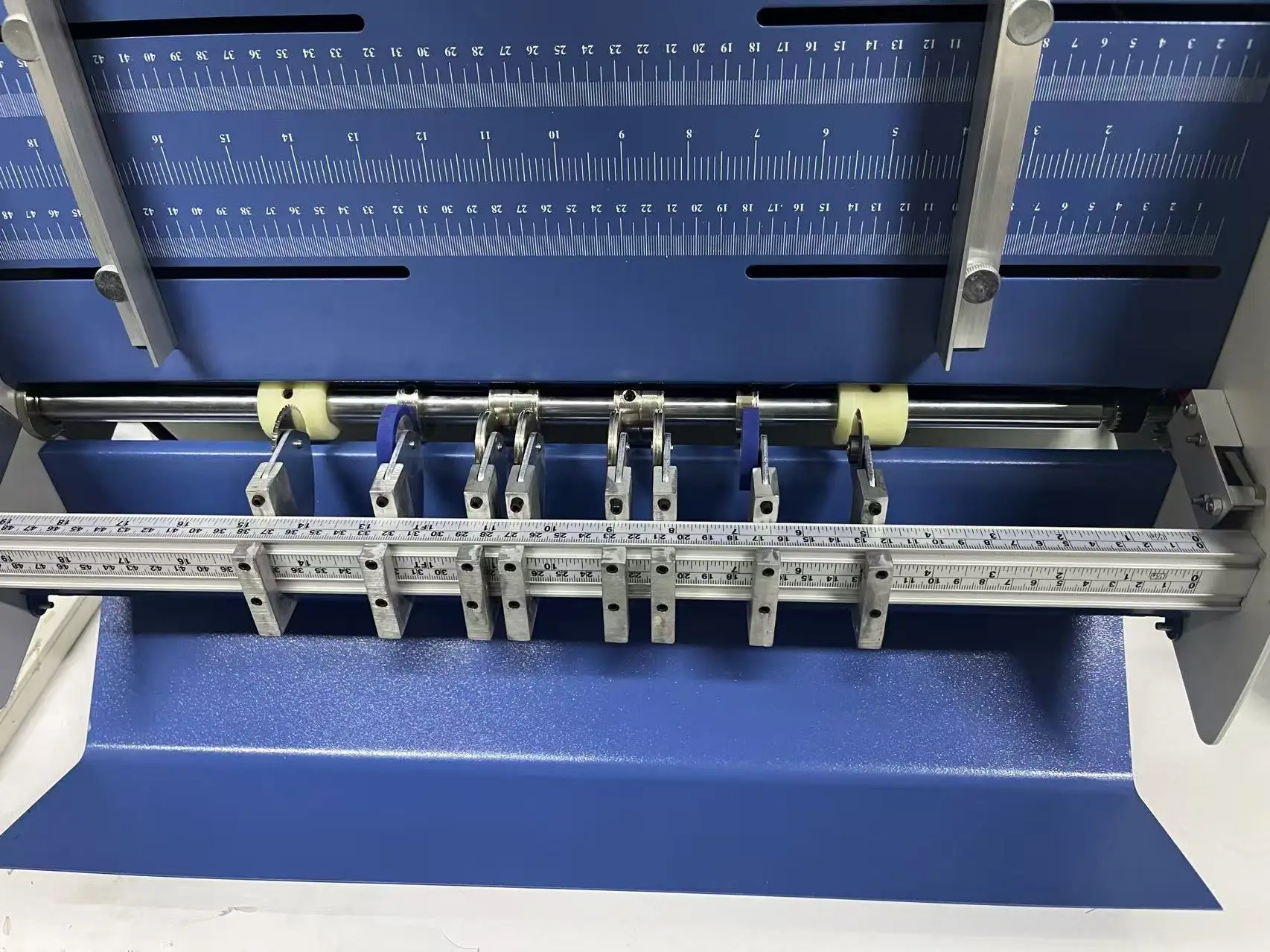 Automatic A2/A3 Punching Binding Machine Working Width for Book & Card Paper Processinge