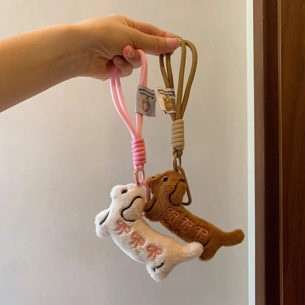 Porte-clés chien teckel en pel - Embroidery Origin avis et prix