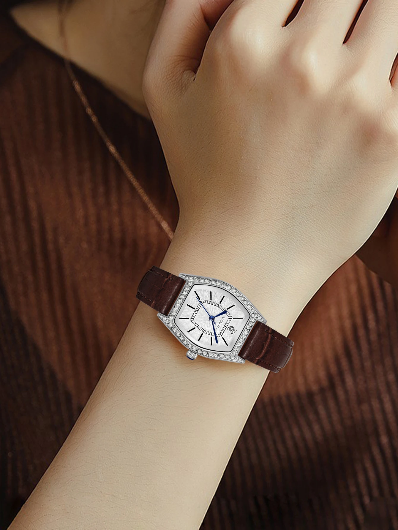 LUCKY FOX Orologio da donna al quarzo retrò con diamanti a forma di botte, orologio da polso da donna di lusso, orologio alla moda in regalo