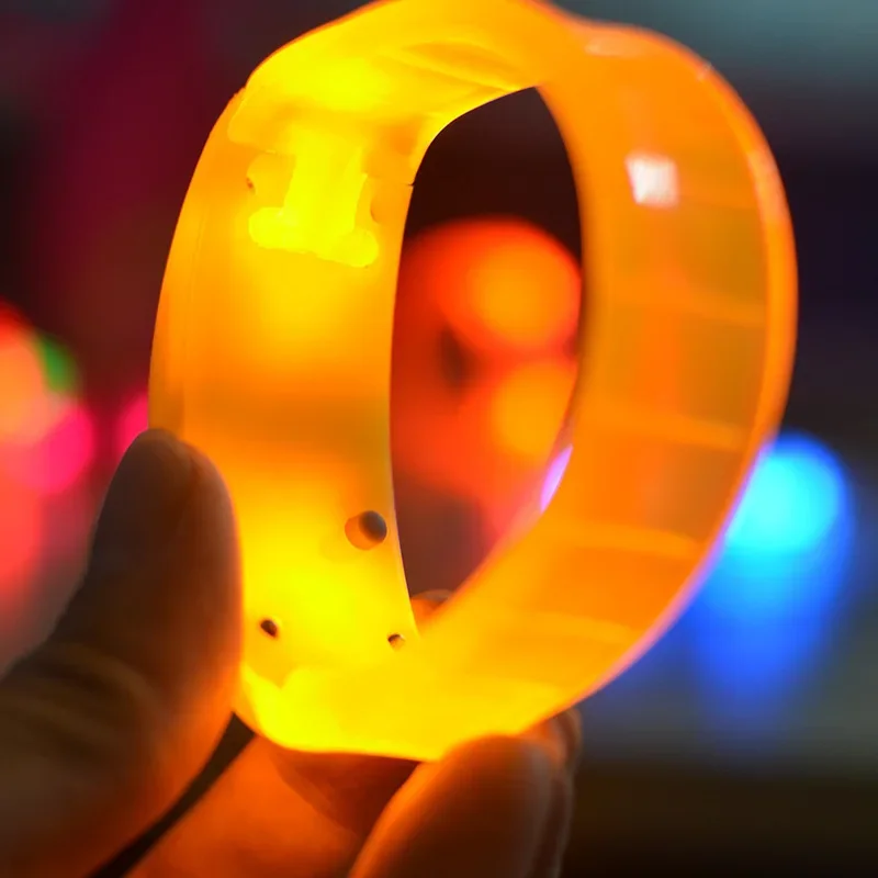 7-Farben-Sound-Steuerung, blinkendes LED-Armband, leuchtender Armreif, Armband, Musik aktiviertes Nachtlicht, Club-Aktivität, Party, Bar, Disco
