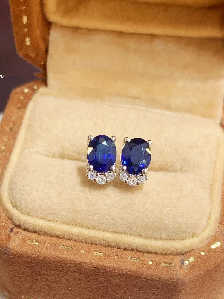 

Женские серьги-гвоздики из серебра 925 пробы с синим цирконием