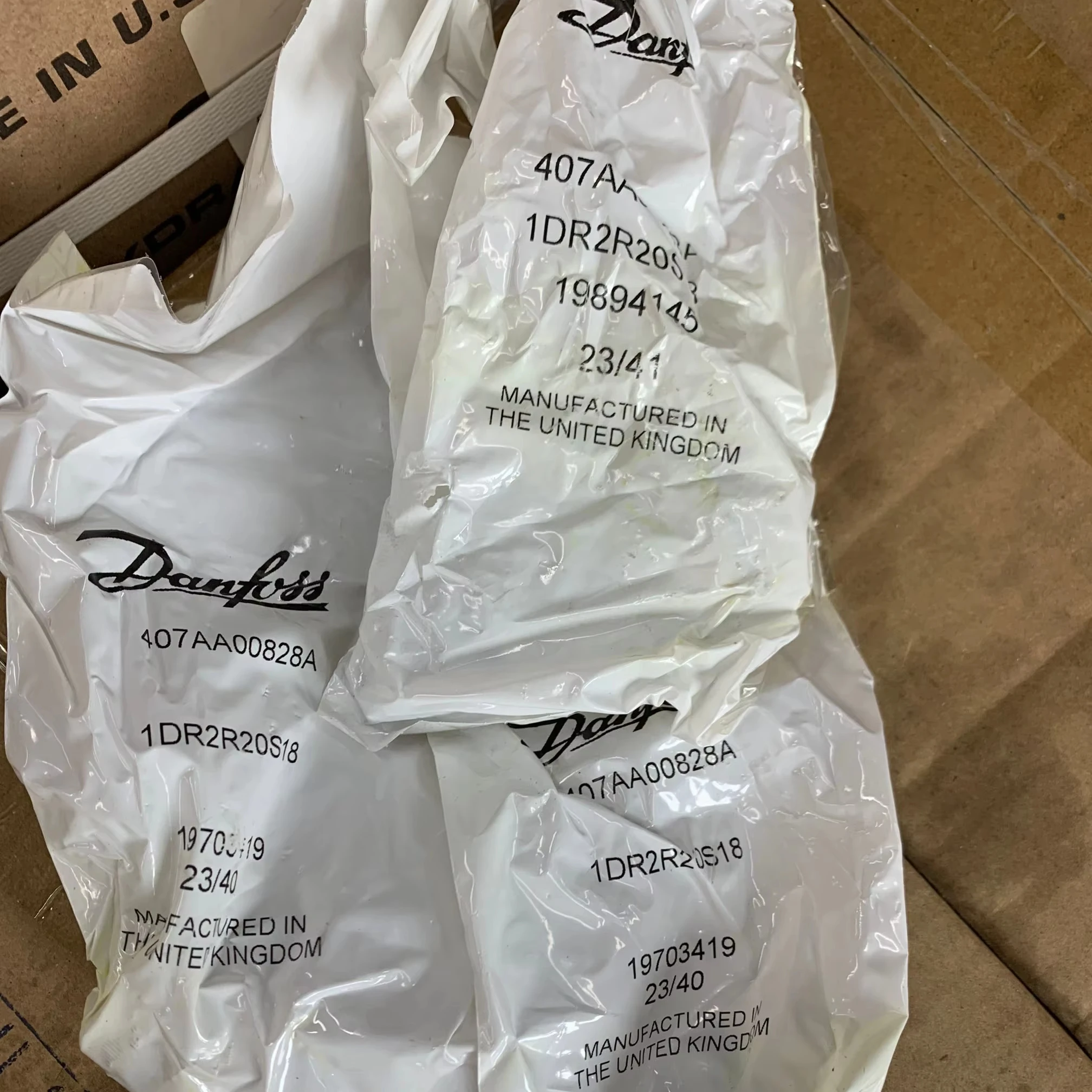 1DR2R20S18 407AA00828A 1DR2-R-20S18 1DR2 R 20S18 DAN FOSS eat  on vic  kers Original Overflow Valve in Stock competitive