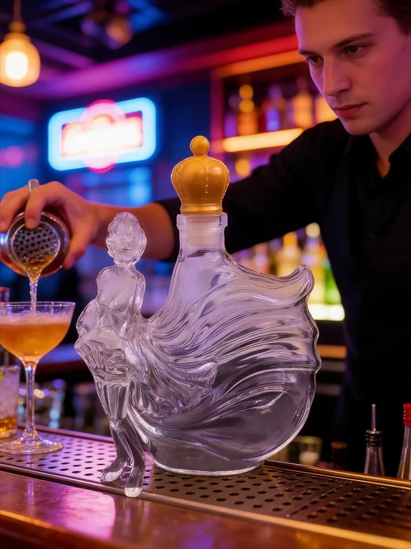 Luxury Marilyn Figure Shaped Whiskey Decanter with Gold Crown Elegant Barware Gift for Whiskey Lovers