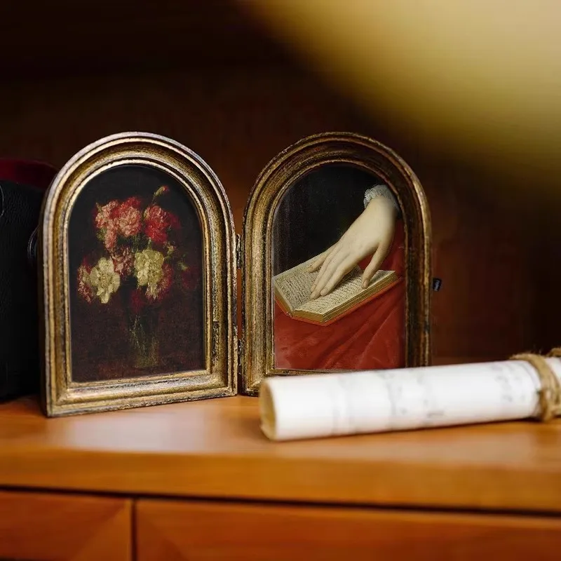 French retro entrance decorative painting European bedroom small photo frame ornament American niche character dining room livin