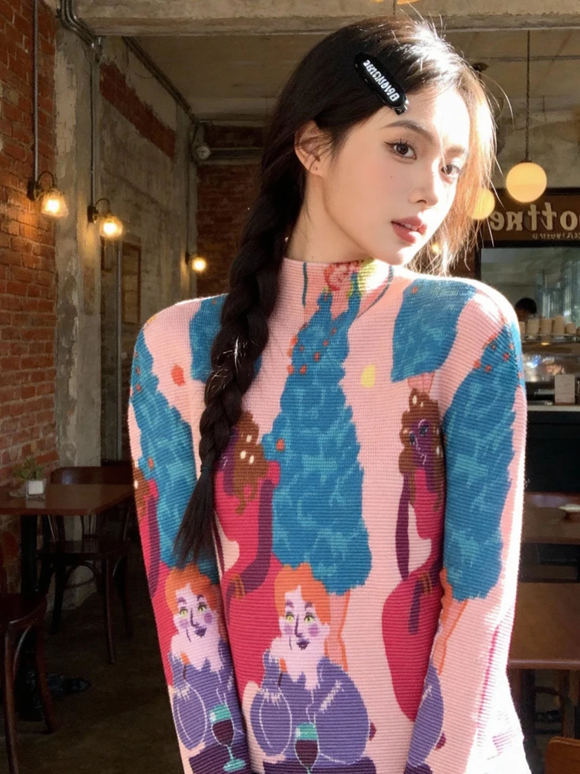 Slimming Effect Long Sleeve Pleated Base Shirt Three Houses Style Cartoon Design Polyester Fiber Printed T-shirt for Women