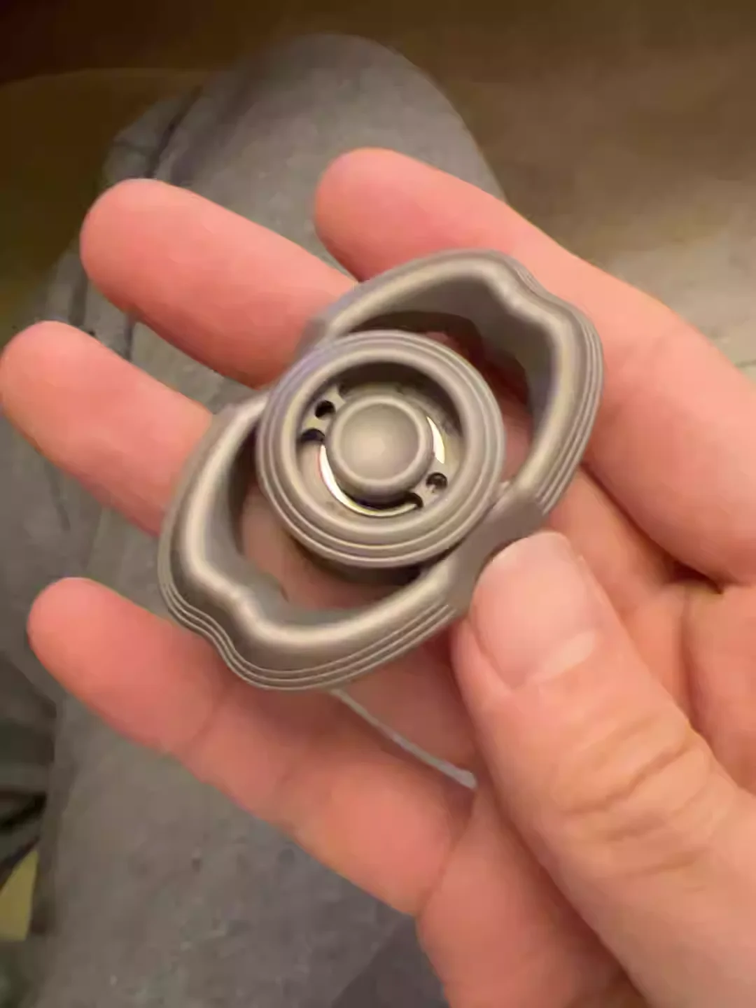 

LQ Lieque obsidian tactile two leaf gyroscope EDC titanium spray stone washing