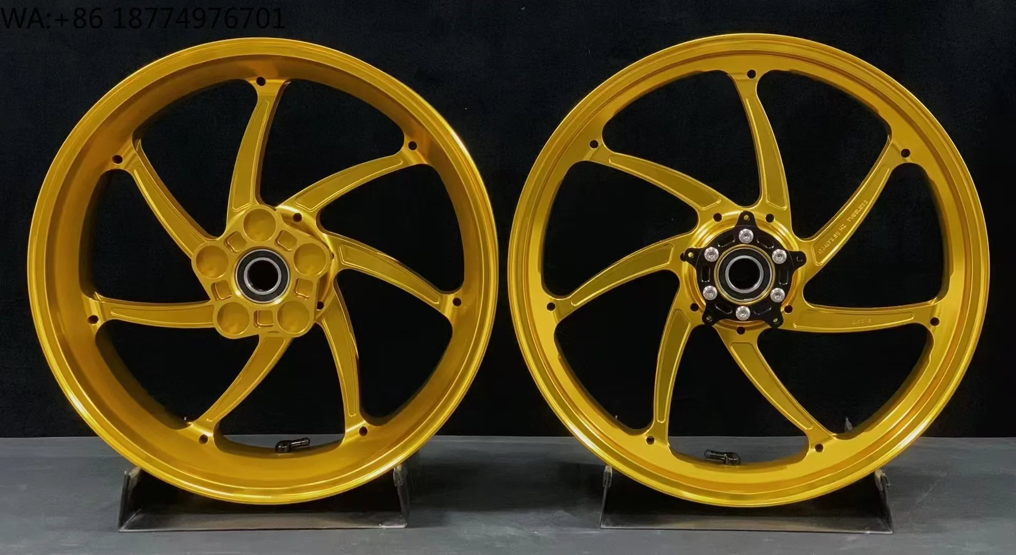 

Колесные диски из кованой стали для Honda CBR1000RR с золотым покрытием, многоспицевым дизайном, возможностью индивидуальной окраски, в сборе с колесной ступицей
