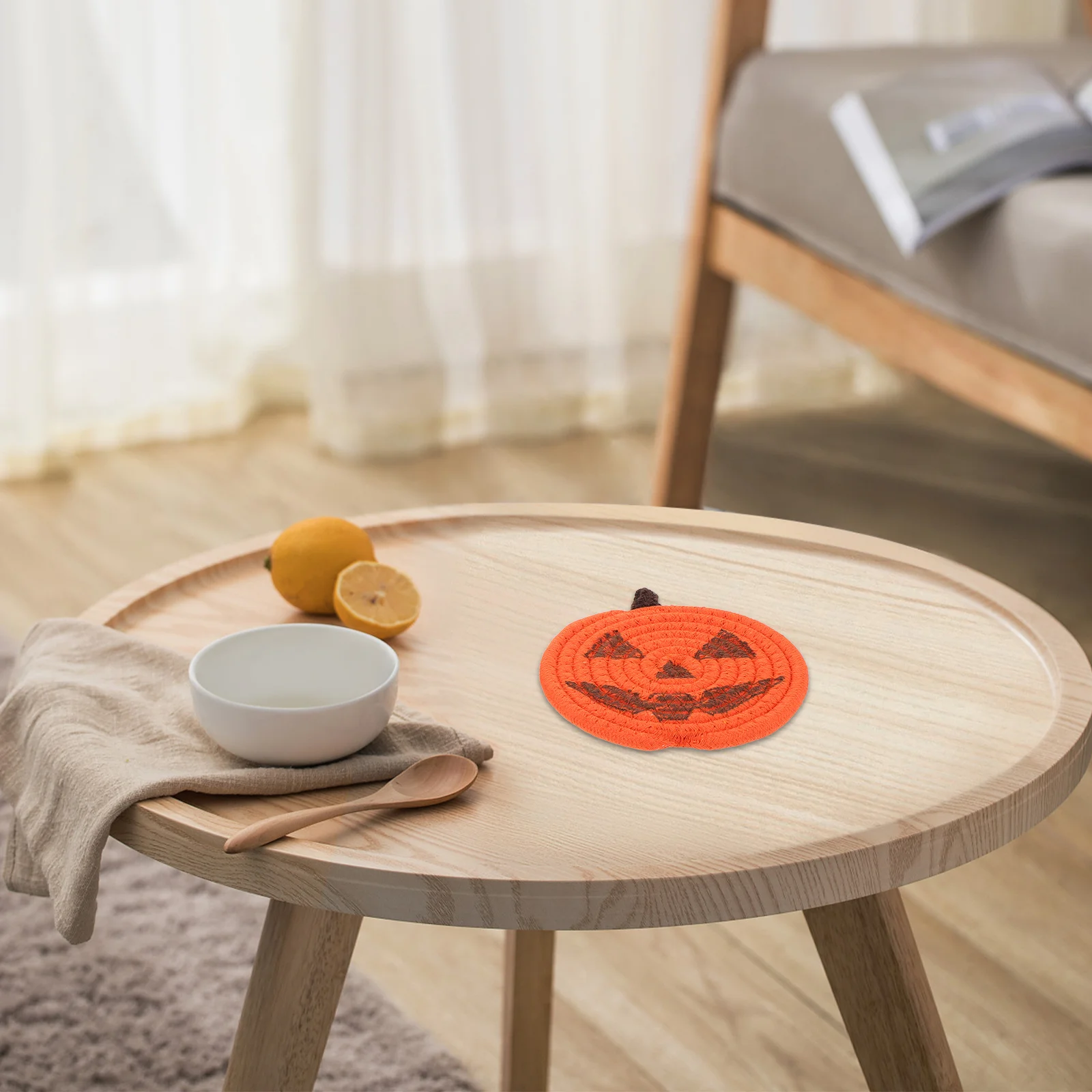 

4pcs Pumpkin Shaped Coasters Handmade Crochet Heat Resistant Insulation Pad Fall Themed Tableware For Halloween Thanksgiving