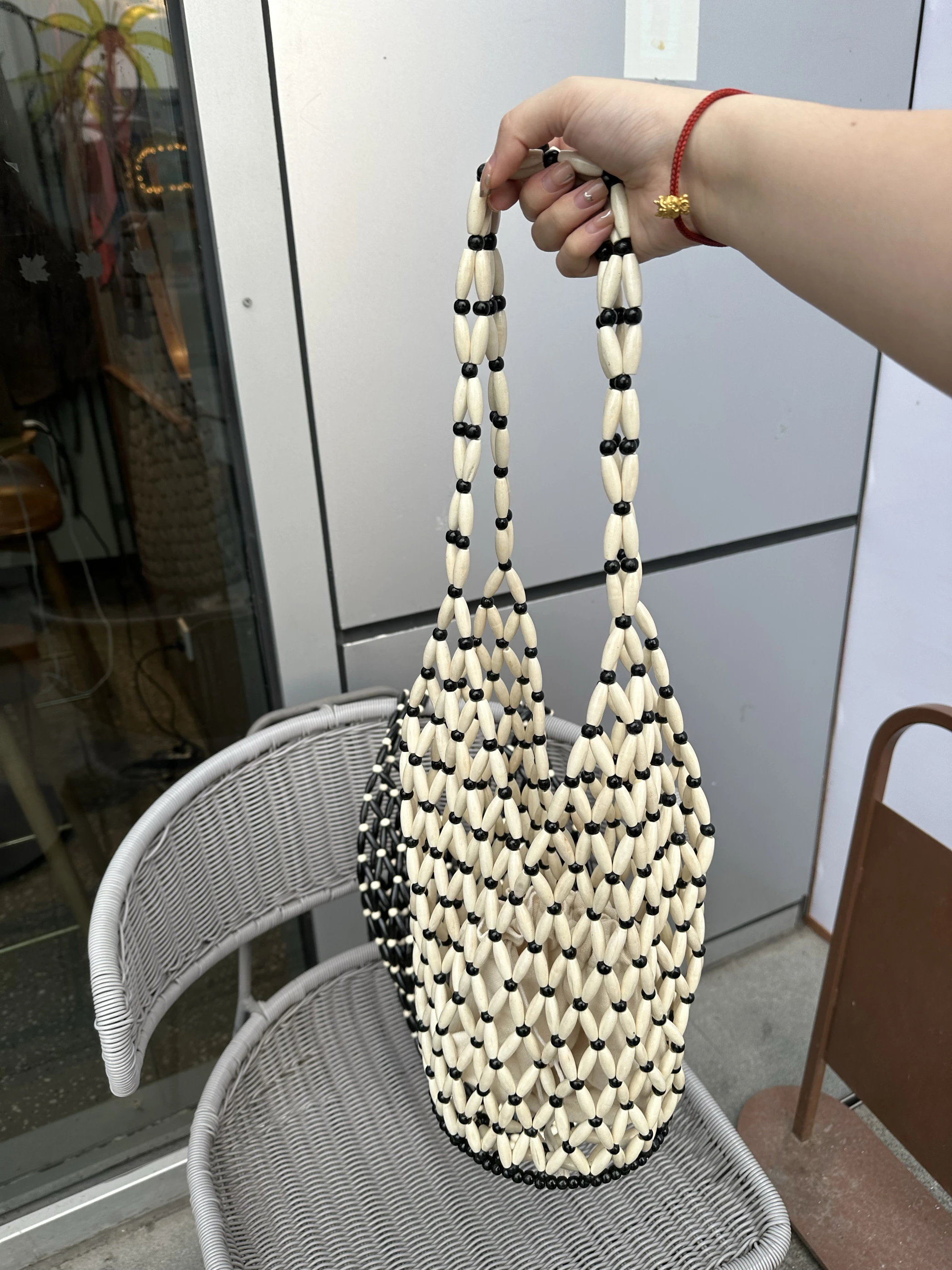 

Сумка-ведро ручной работы с деревянными бусинами и ажурным плетением, женская сумка через плечо, повседневная сумка-сетка на одно плечо, модный дизайн