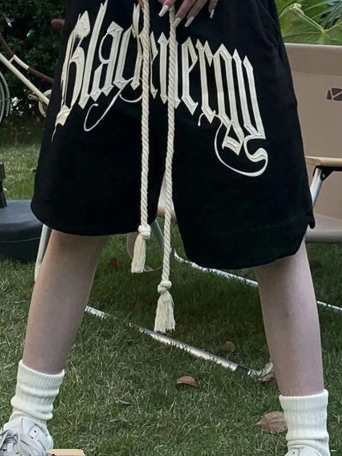 

Летние дышащие шорты оверсайз с принтом в стиле американского стритстайл, с завязками, с деталями в виде шнурка