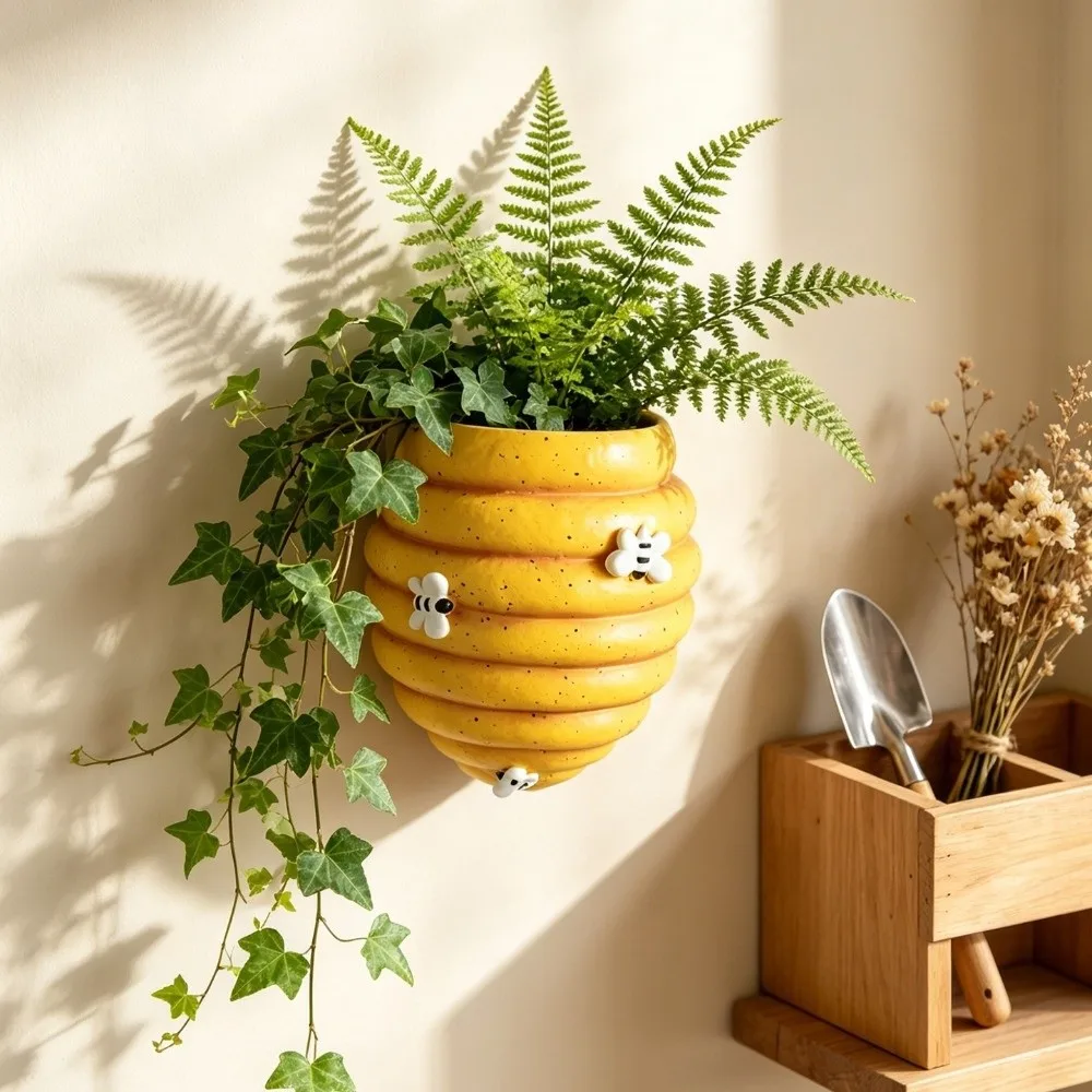 Creative Bee Embellishment Honeycomb Flower Pot Rustic Resin Hanging Vase Cartoon Wall Mounted Flower Pot Balcony Decor
