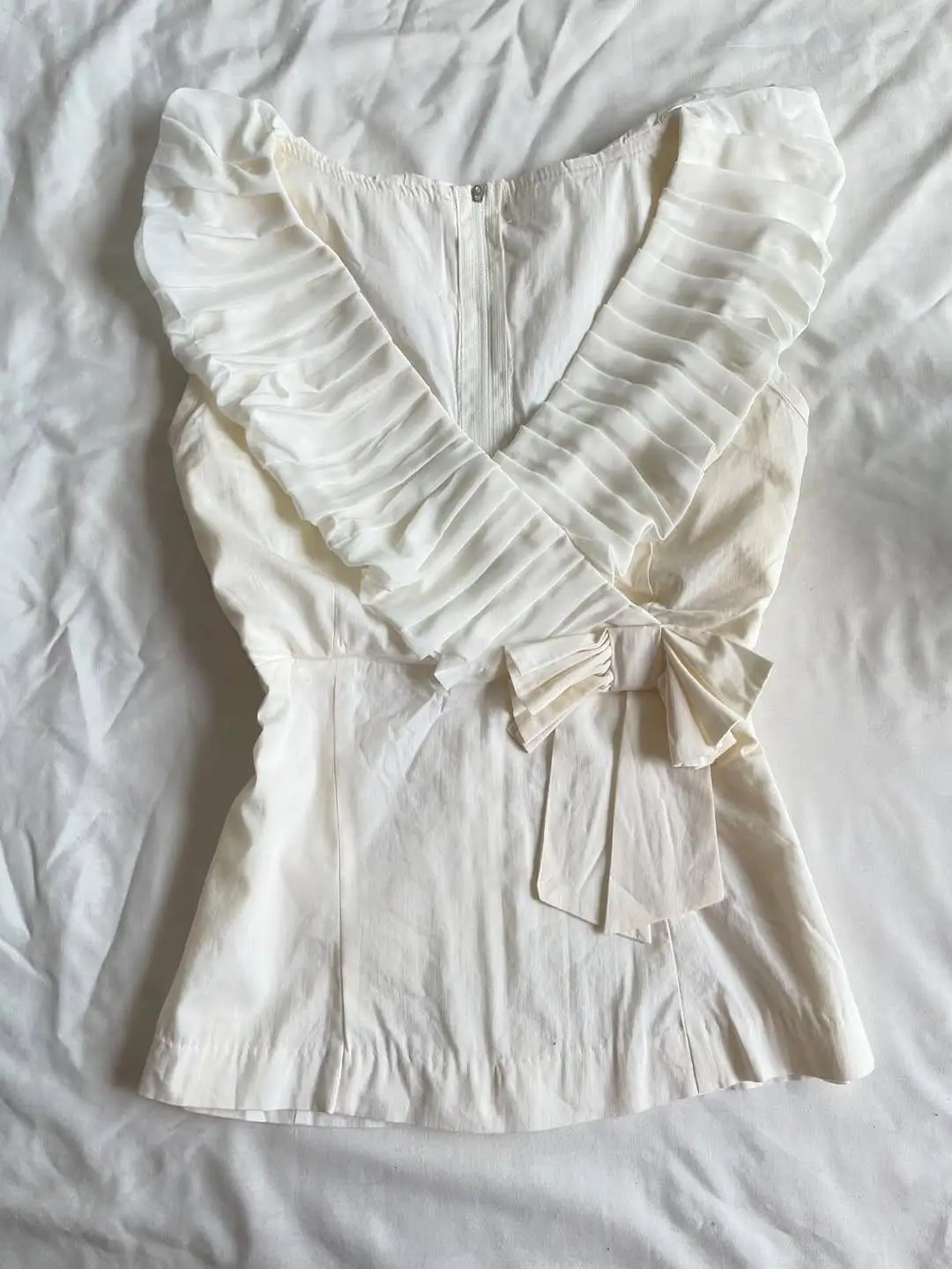 

Chayue Weiyun Original V-ne Pleated White irt Women's Unique Beautiful Small irt Spring 2025 New Sle Sweet Fit Cotton...