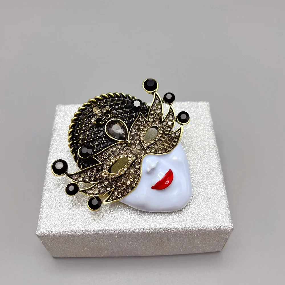 Large Pretty Face Brooches For Women 5-design-color Retro Rhinestone Lady Clothes Pins Accessories