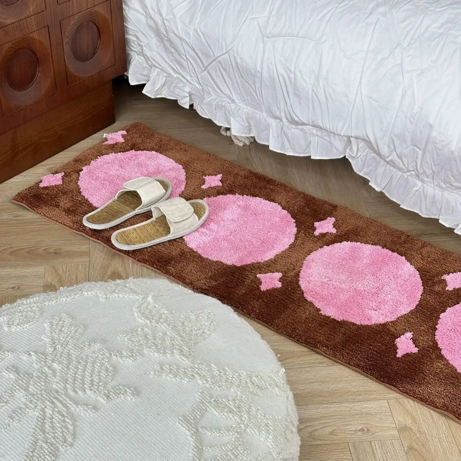 Abstract Dot Fluffy Runner Rug Home Soft Tufted Long Cute Carpets with Non-Slip Backing for Bedroom Bathroom Entryway Home Decor