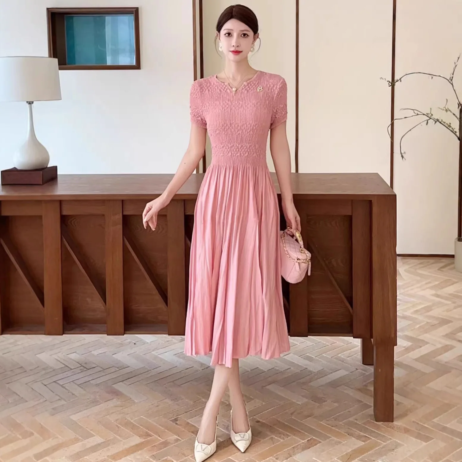 

Miyake Spring New Pleated Dress Women's Hand-pleated Elegant Round Neck Pullover Versatile Waist Mid-length Skirt