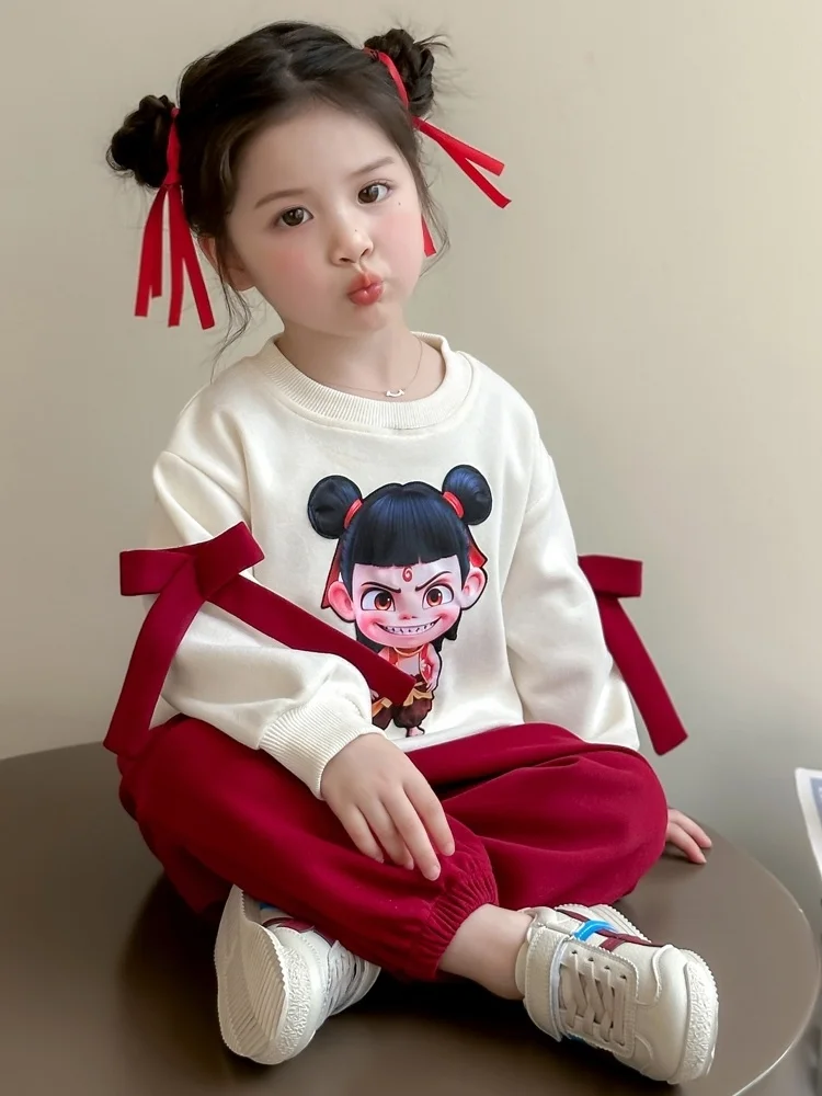 Set da due pezzi in cotone per ragazze 2025 New Sle Children Faionable Na'era Felpa con cappuccio per bambini medi piccoli Vestiti in puro cotone