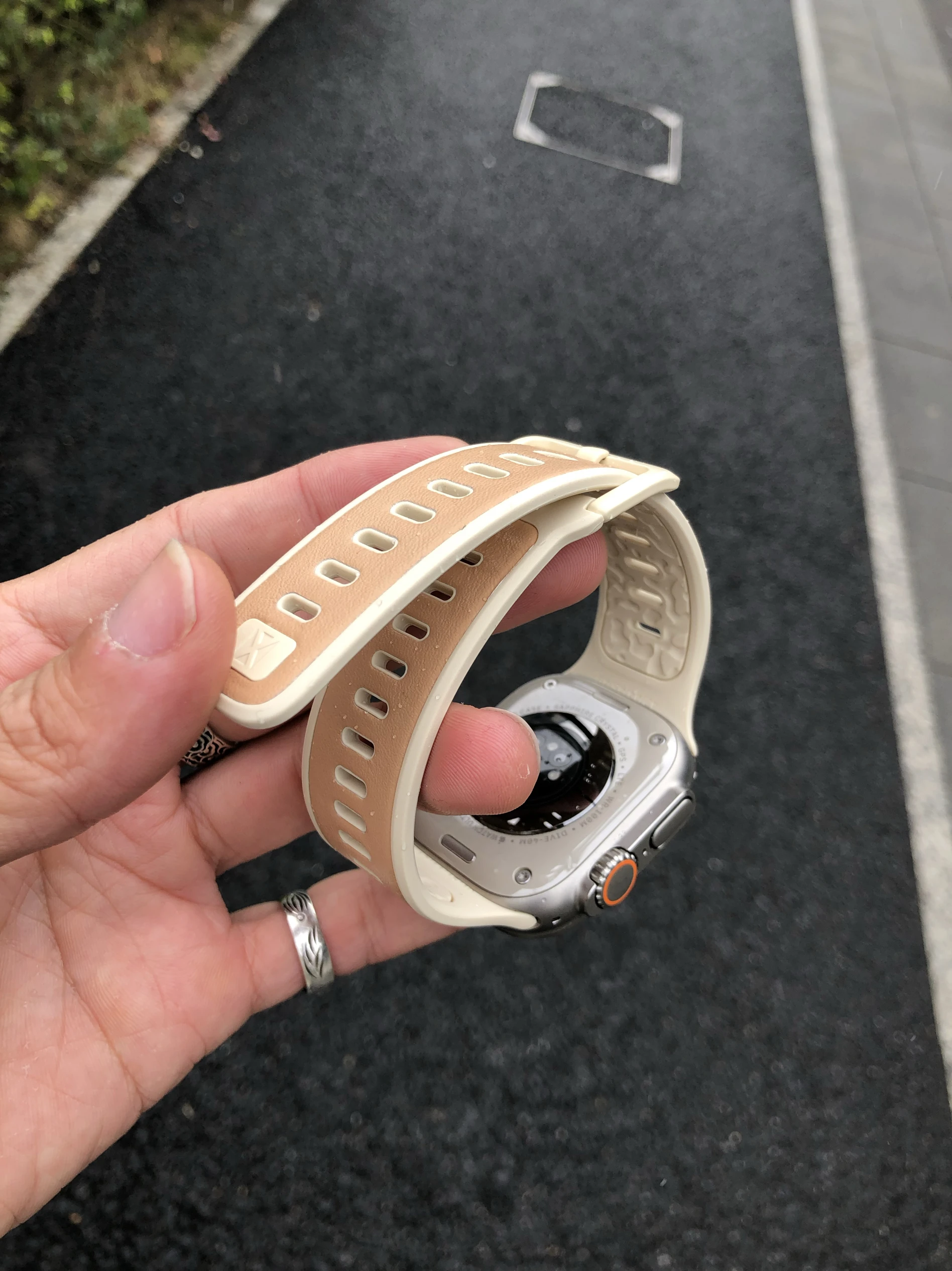 Kakeband new buckle is suitable for Apple Watch IWatch Strap S10 genuine leather silicone98breathableUltrawideAppleWatch    T53A