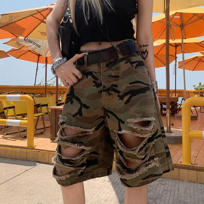 

American High Street Retro Ripped Mid-length Jeans.2025 Summer Women's Fashion and Personality Loose Straight-leg Denim Shorts