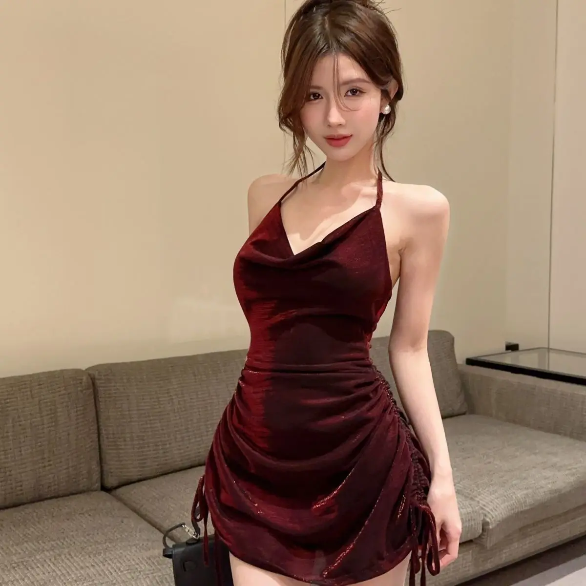 Robe caraco sexy pure avec cordon de serrage à la taille découpée au dos moulante