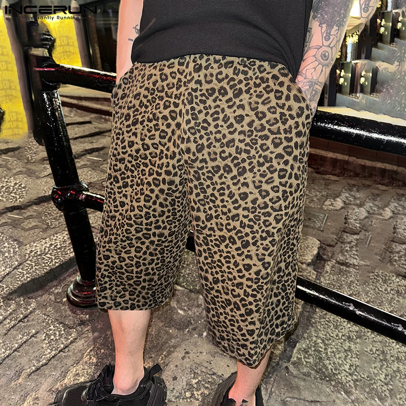 

INCERUN мужские шорты на пуговицах с леопардовым принтом, летние повседневные мужские штаны, свободная уличная одежда, модные мужские шорты 2025, S-5XL