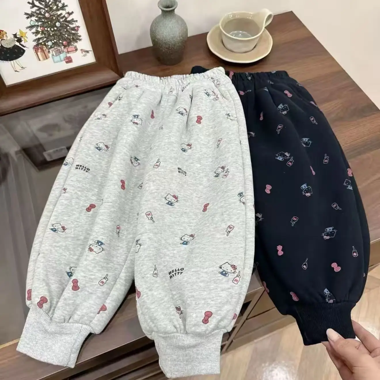 

Autumn Winter Girls Velvet Pants Cute Hello Kitty Printed Casual Loose Trousers Korean Children's Warm Cotton Pants