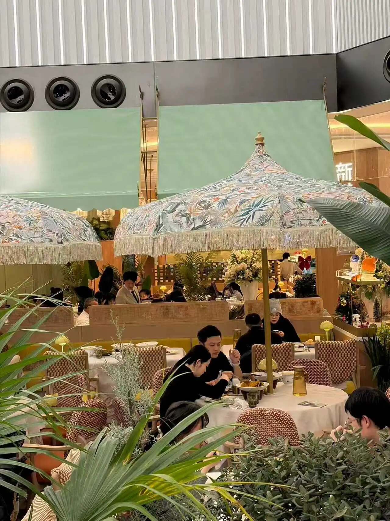Patio Courtyard Outdoor Cafe Restaurant Shade Canopy Shelter Leisure Pagoda Fringe Garden Umbrella Waterproof Polyester