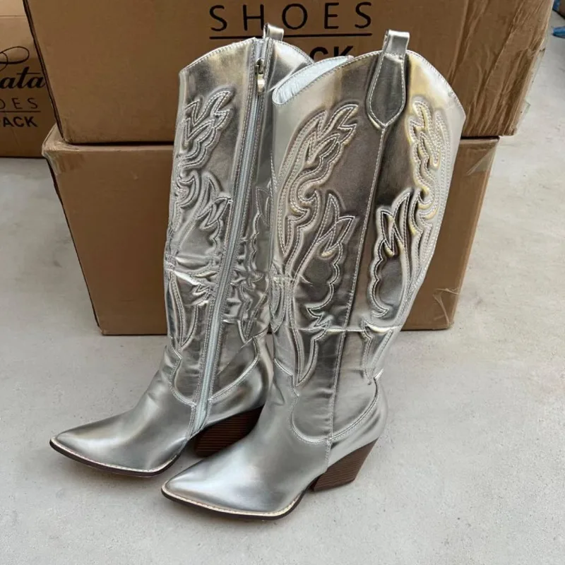 Модные женские сапоги до колена на высоком каблуке с вышивкой, квадратный каблук, острый носок, боковая молния, этнические сапоги, элегантная повседневная женская обувь Модные женские сапоги до колена на высоком каблуке с вышивкой, квадратный каблук, острый носок, боковая молния, этнические сапоги, элегантная повседневная женская обувь