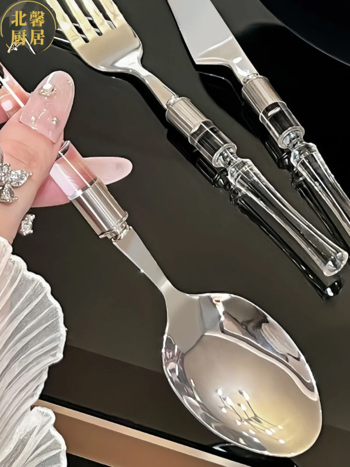 ensemble-de-couverts-haut-de-gamme-en-acier-inoxydable-pour-steak-service-complet-pour-repas-occidentaux-vaisselle-de-haute-valeur-esthetique-couteaux-fourchettes-cuilleres