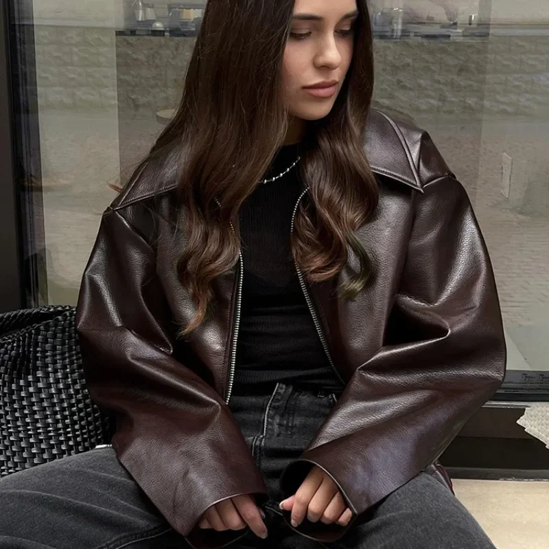 

Элегантная шикарная новая женская куртка из искусственной кожи с длинными рукавами, отложным воротником, свободного кроя, в уличном стиле, осень-зима 2026