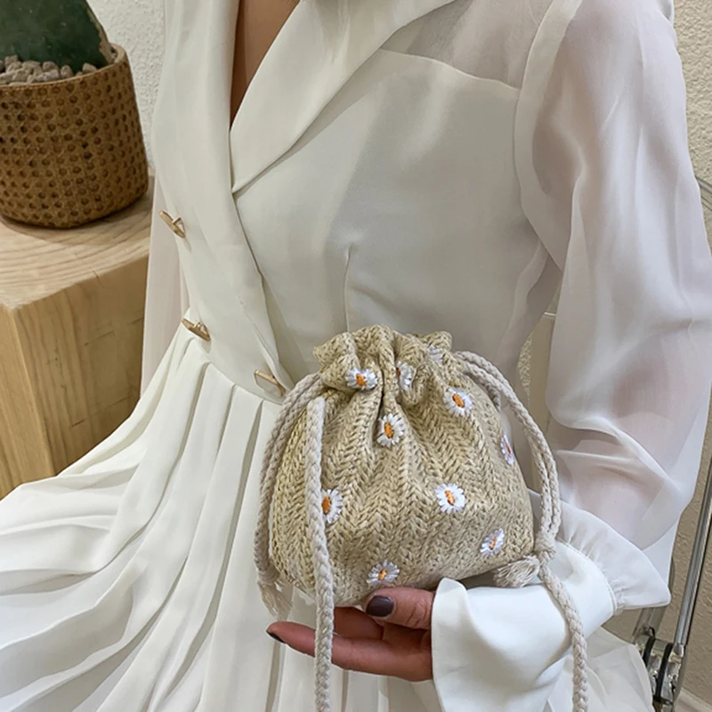 Straw Weave Bucket Bags Rattan Women Summer Beach Shoulder Bags Handbags Totes Casual Handbags Retro Mini Shoulder Messenger Bag