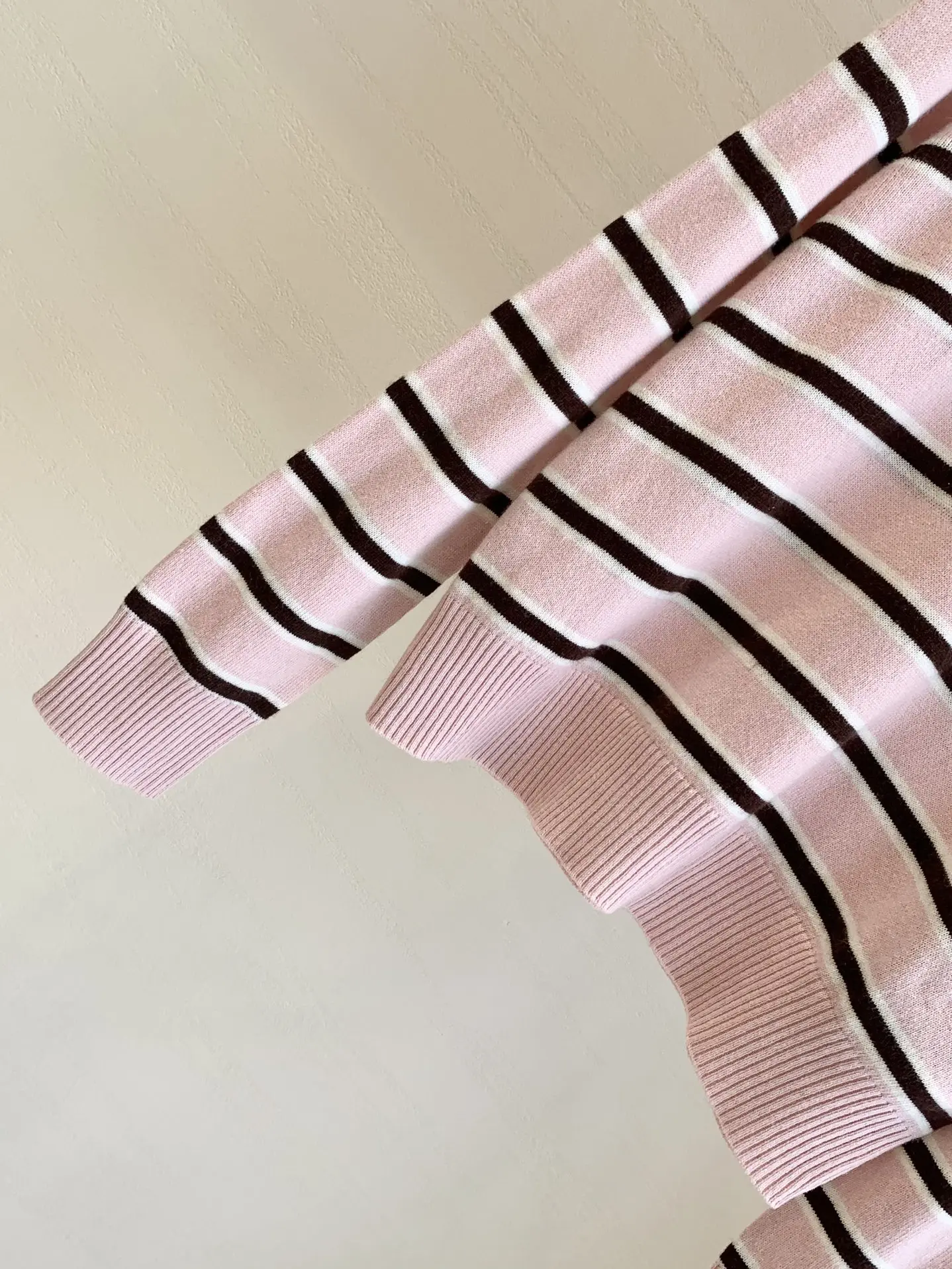 

2025 Autumn/Winter New High-Quality Fashionable Casual Striped Polo Knit Sweater For Women