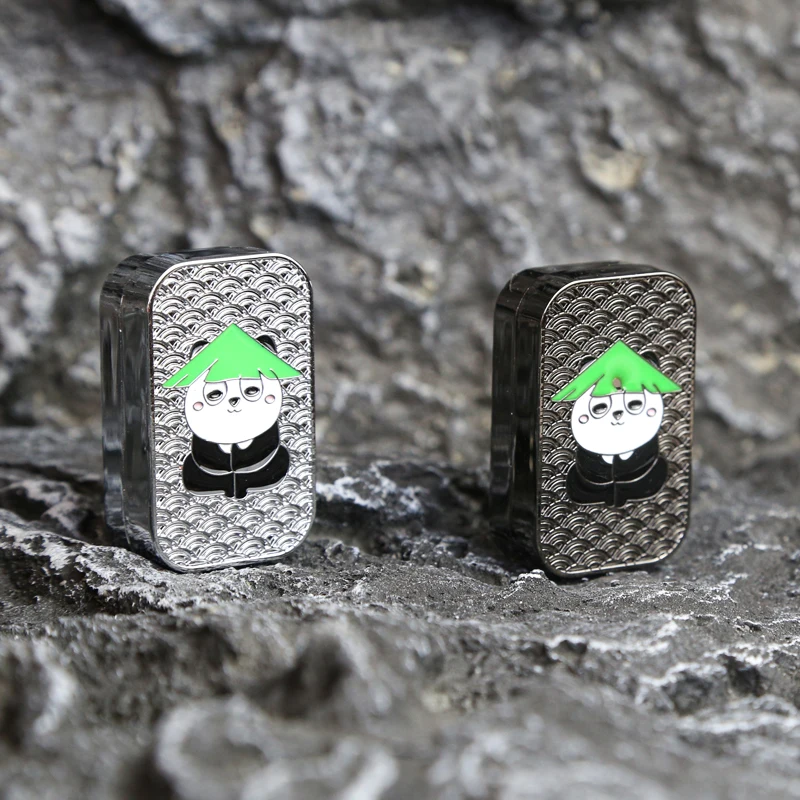 Kung Fu Panda EDC Diapasão de posição infinita Controle deslizante magnético Metal EDC Fidget Slider Brinquedo para aliviar o estresse Brinquedos de mesa de escritório