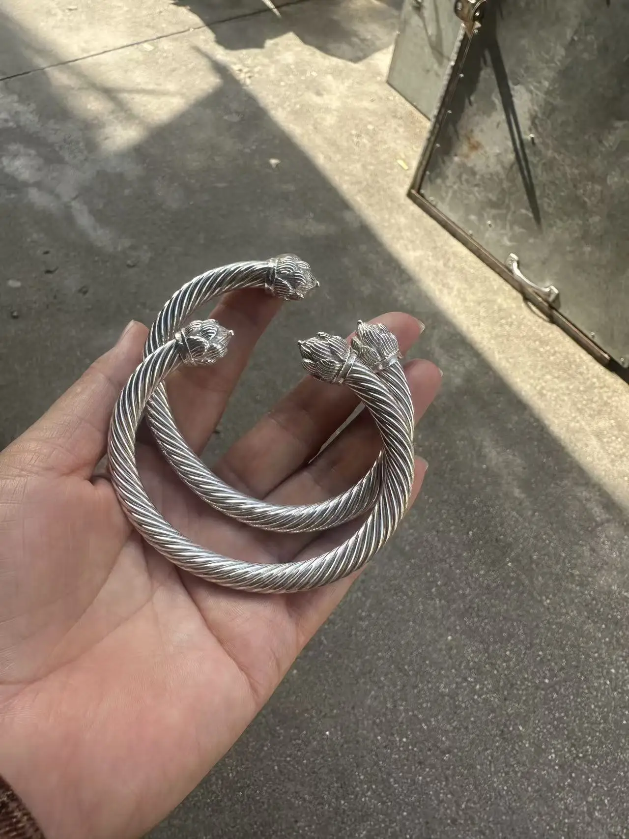 

Тибетский серебряный браслет в виде лотоса, модные браслеты, индивидуальные очаровательные ювелирные изделия, изысканный подарок для мужчин и женщин для пары