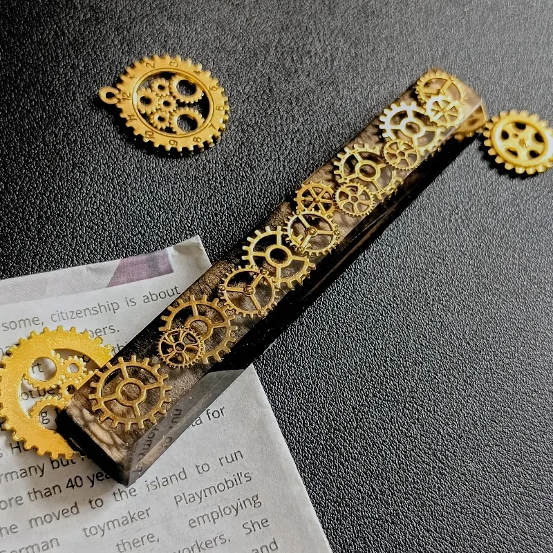 

Black Gold Gear Keycap Cherry Profile Resin Vintage Punk Custom Original Handmade Keycaps for Mechanical Keyboard Accessories