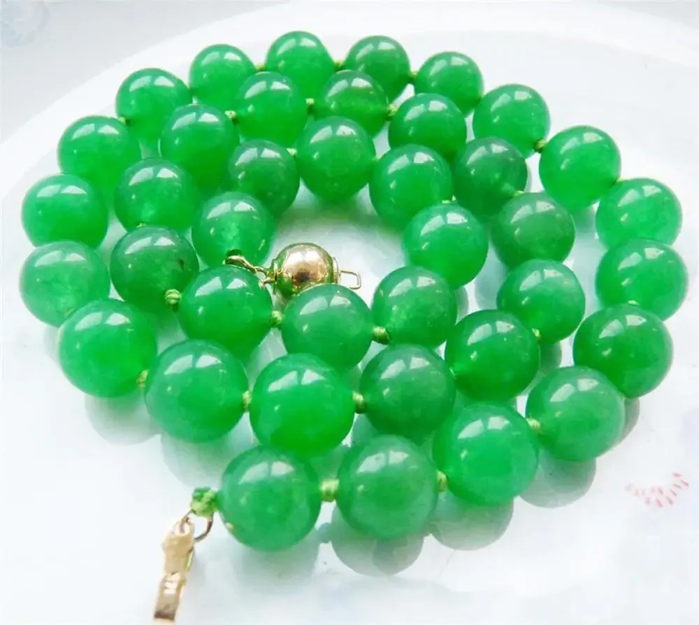 

Beautiful 10MM Green Jade Gemstones Round Beads Necklace 18" Gold Clasp AAA