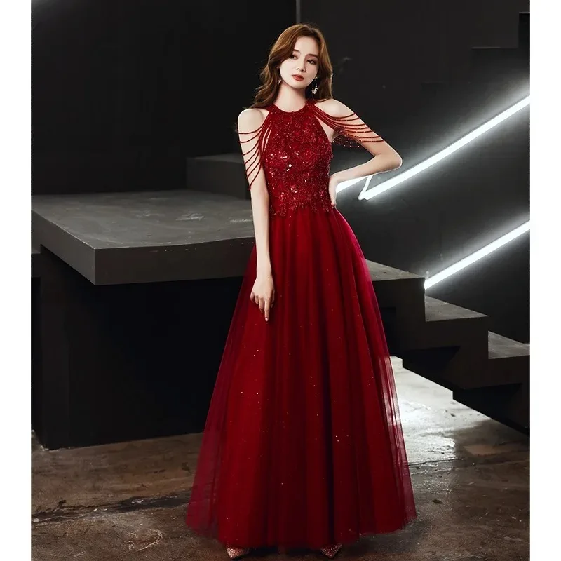

Burgundy Celebrity Dresses Halter Tassels Sleeveless Beads Lace Appliques A-Line Floor Formal Evening Prom Bridesmaid Gowns