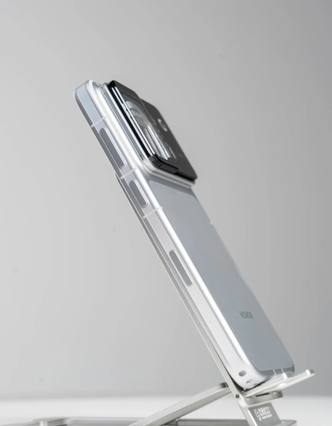 New China Version Honor Robot Phone Snapdragon®️8 Gen5 6.31inch OLED 120Hz 200MP 7060Mah 120W Fast Charger NFC OTA Google Play