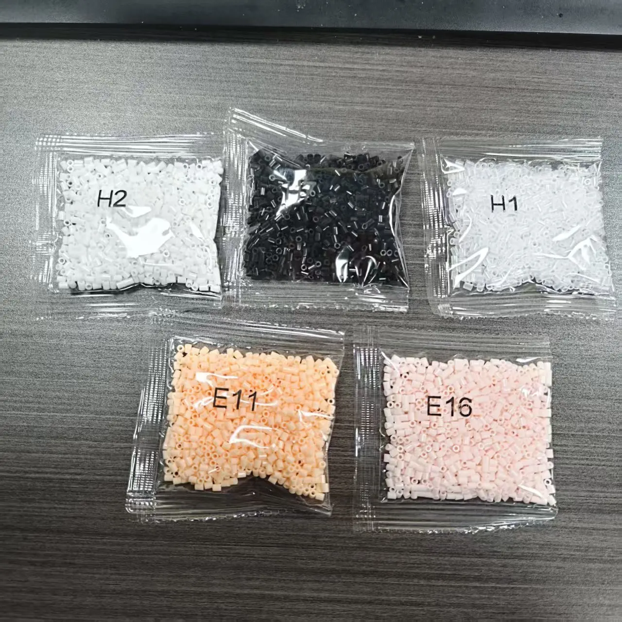 

Набор термомозаикахолоидных бусин 2,6 мм, 5 цветов, H1 H2 H7 E11 E16, телесные оттенки и базовый набор для пополнения, 1000 шт./упаковка, премиум-качество, для DIY-творчества Perler Beads