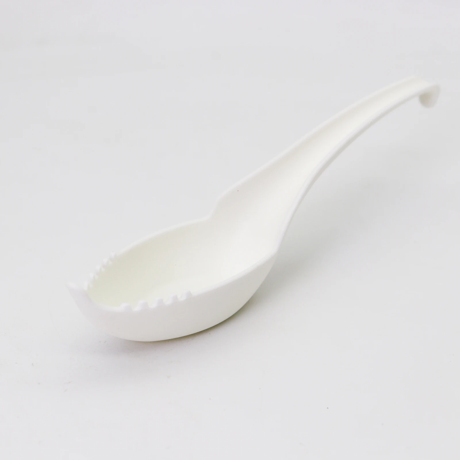 2 قطعة جديد التخييم في الهواء الطلق اثنين في واحد لاميان الشعرية ملعقة المنزلية متعددة الوظائف لاميان الشعرية ملعقة