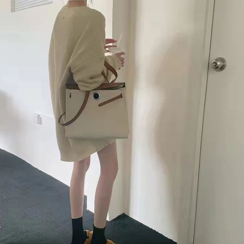 シックな秋の新怠惰なスタイルの女性のセーター V ネック長袖ルーズ痩身ニットトップ快適で暖かいファッショナブルな