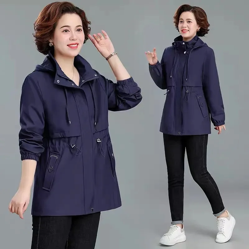 Middle Aged Mom's Coat is Fashionable and Noble Mid Aged and Elderly 2024 Spring Autumn New Windbreaker Women's Top Solid Color