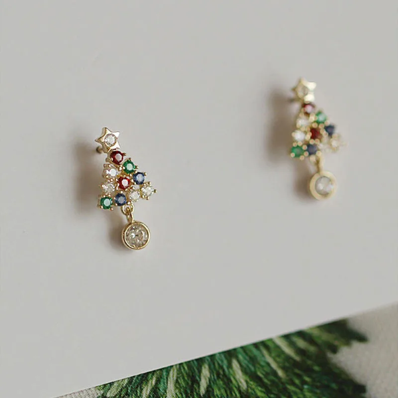 Koreanische Zirkon-Schneeflocken-Weihnachtsbaum-Ohrstecker für Frauen, Glänzende Kristall-Elch-Ohrringe, Zarte Weihnachts- und Neujahrs-Schmuckstücke – Detail 2