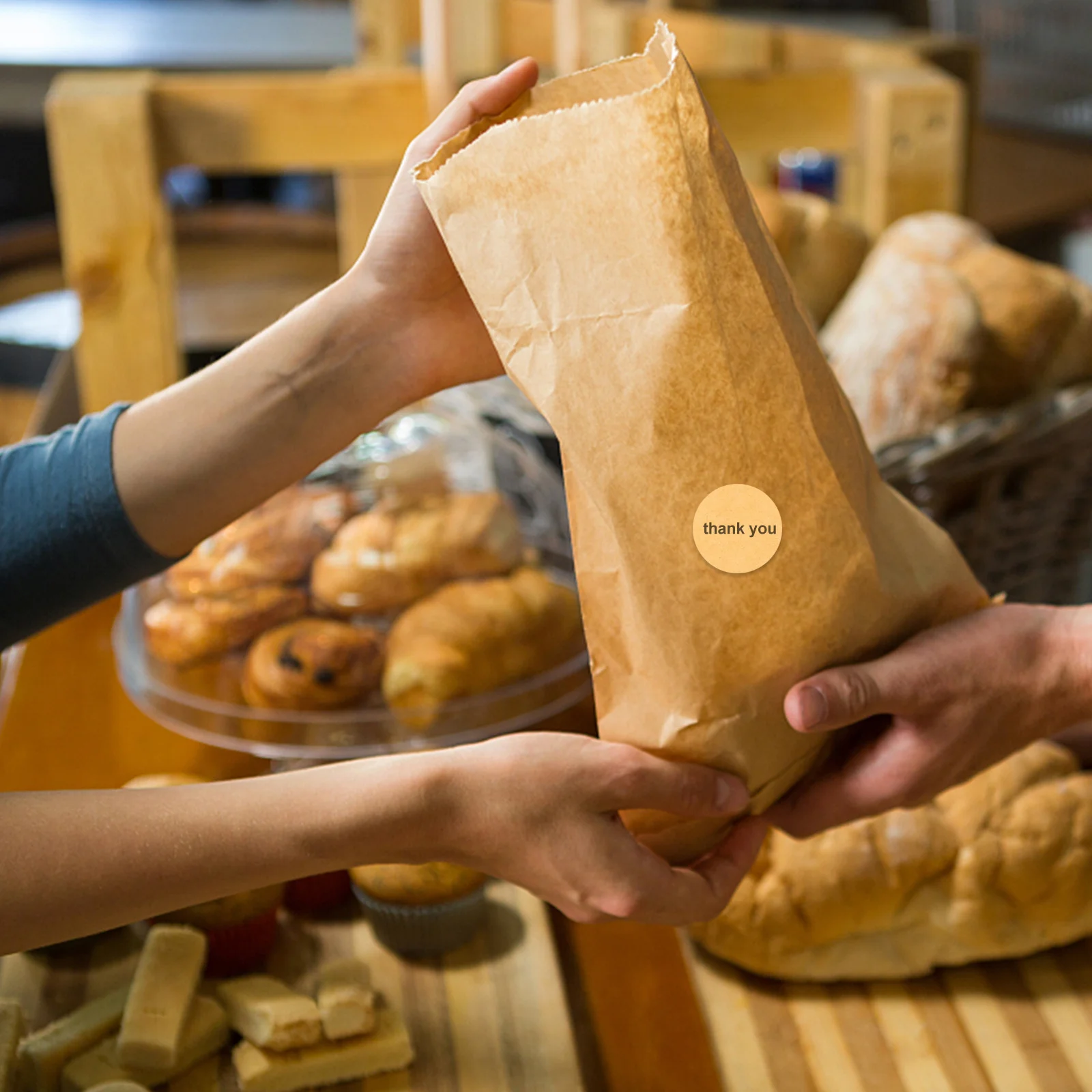 

2 рулона, круглые наклейки, этикетка для бутылок, офисные классификационные наклейки, самоклеящиеся принадлежности для маркировки «сделай сам», пустая крафт-бумага