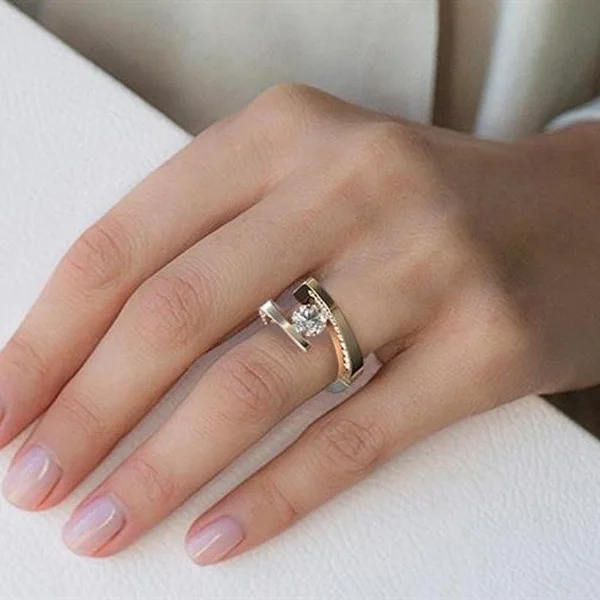 S925 sterling silver ring, hot-selling new diamond-encrusted zircon ring, 18k gold-plated color separation engagement ring.